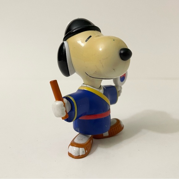 Snoopy World Tour Korea Figure Toy - Picture 9 of 13